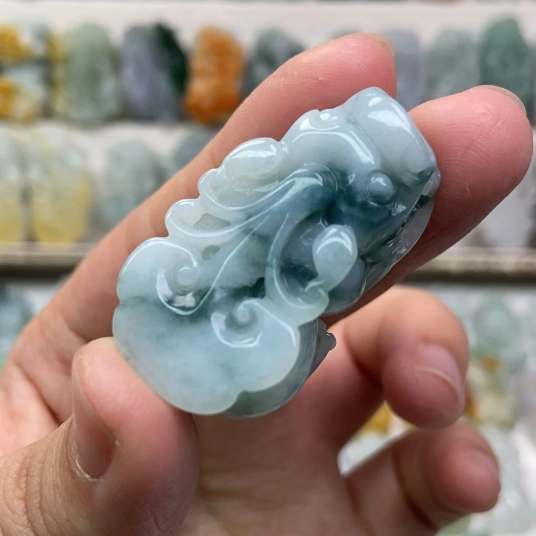 翡翠吊坠(赠链)未镶嵌
