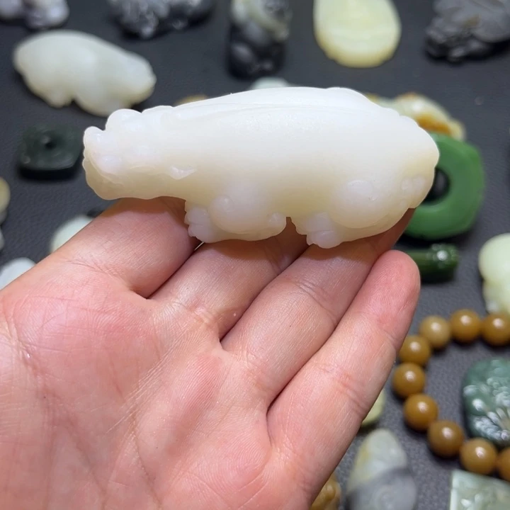 棋***琴颈饰未镶嵌和田玉