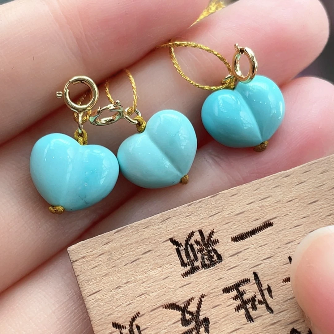 绿松石未镶嵌颈饰