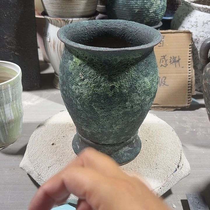 陶摆件高19，口11，有孔，127