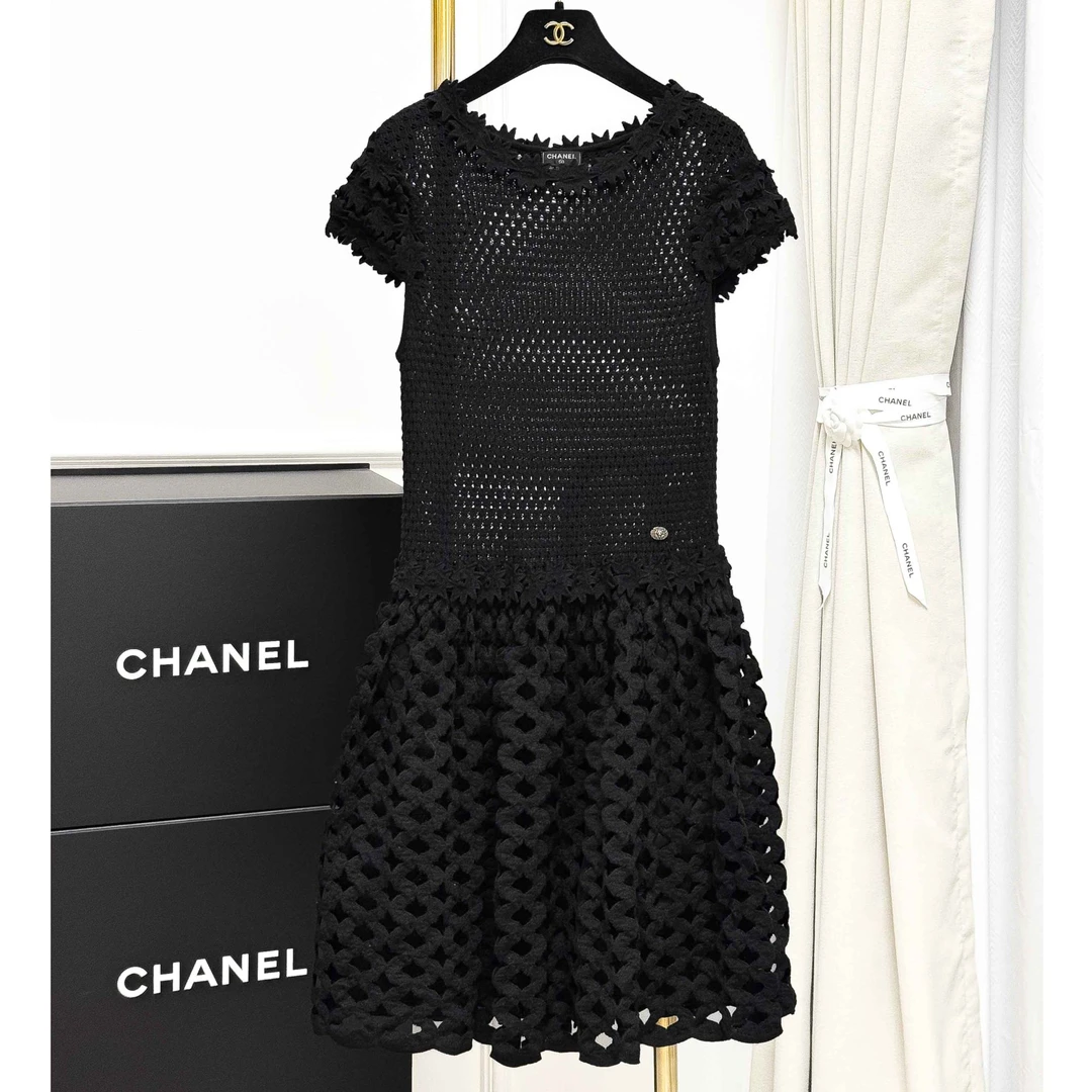 99新 Chanel/香奈儿 36码17A大都会系列黑色镂空针织短袖连衣裙