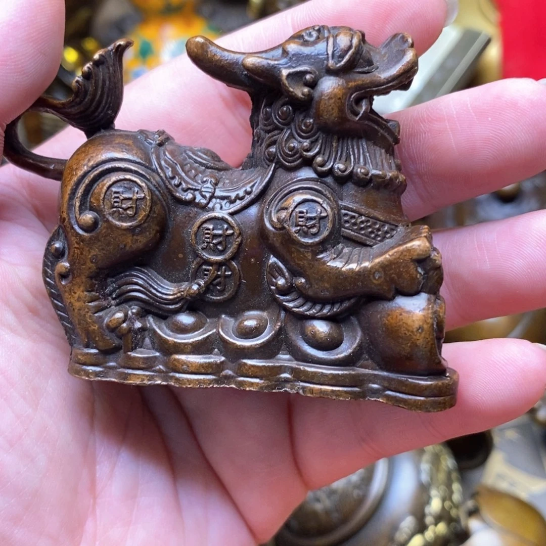 铜器摆件做工精良
