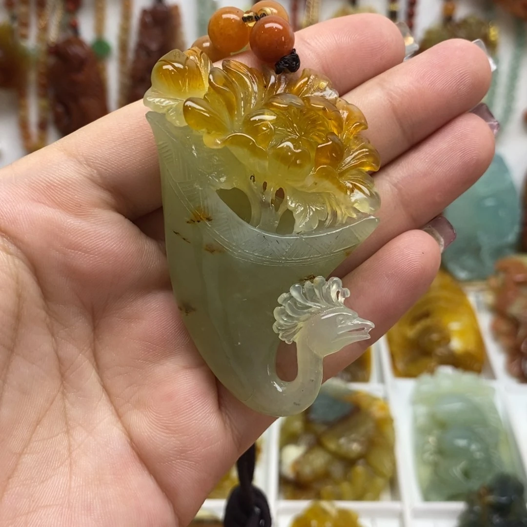 蛇纹石玉未镶嵌颈饰