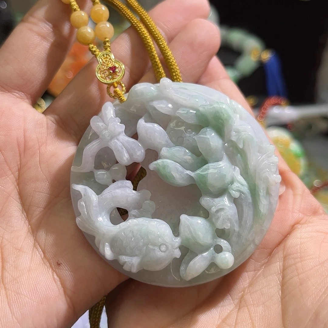 翡翠未镶嵌颈饰待编织