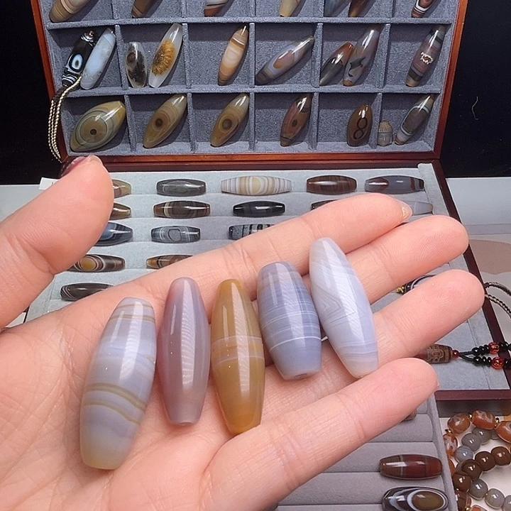 Z***z玛瑙/玉髓未镶嵌颈饰