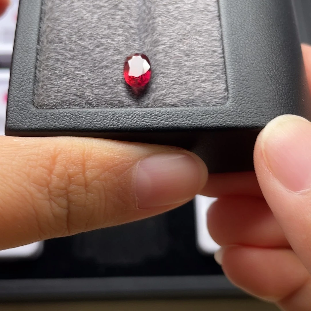 裸石未镶嵌红宝石1.47克拉  7.34*5.39*3.77