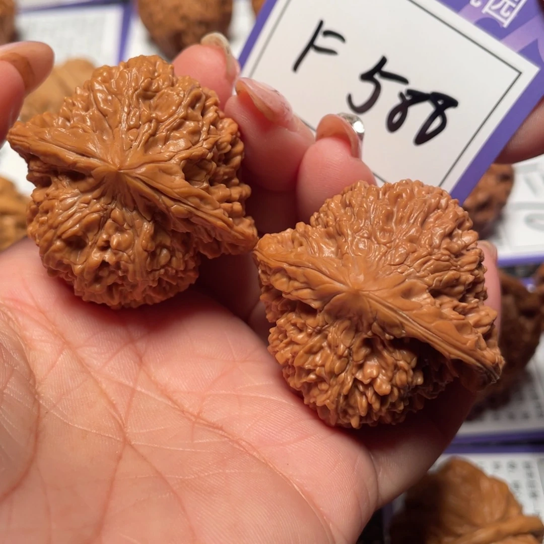 文玩核桃把件588号满天星44