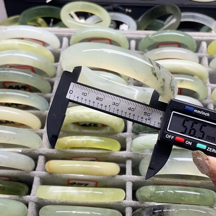 蛇纹石玉未镶嵌手镯473