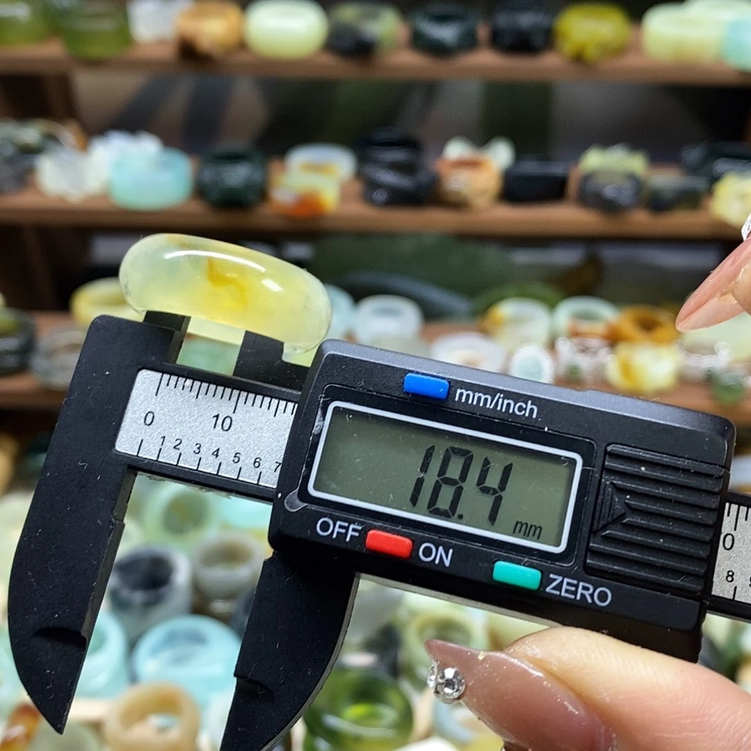 岫玉戒指微瑕未镶嵌