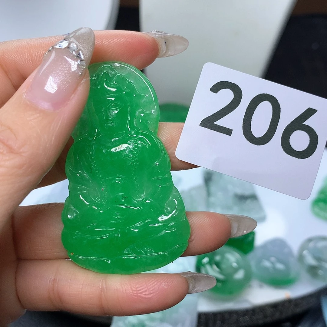 翡翠吊坠(赠链)未镶嵌