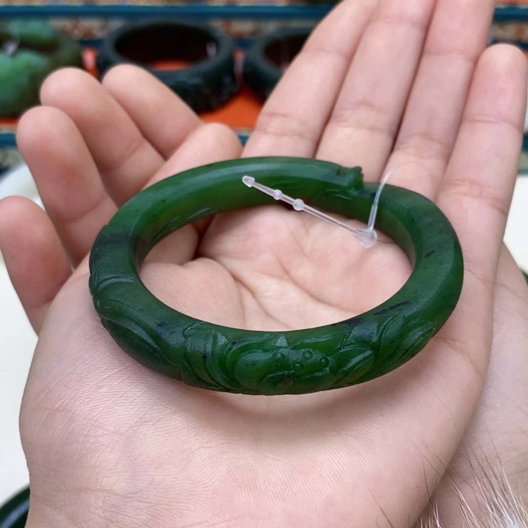 和田玉手镯 定制未镶嵌杨*芸