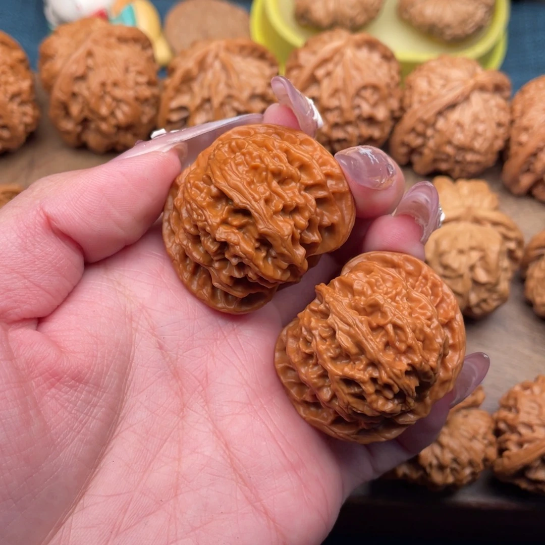 齐***啊文玩核桃把件全品苹果40