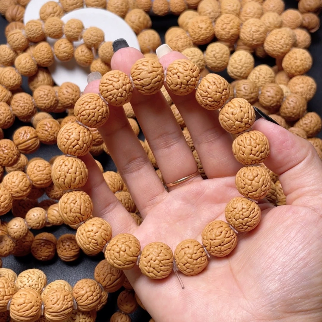 V***子桃核手串铁扇公主