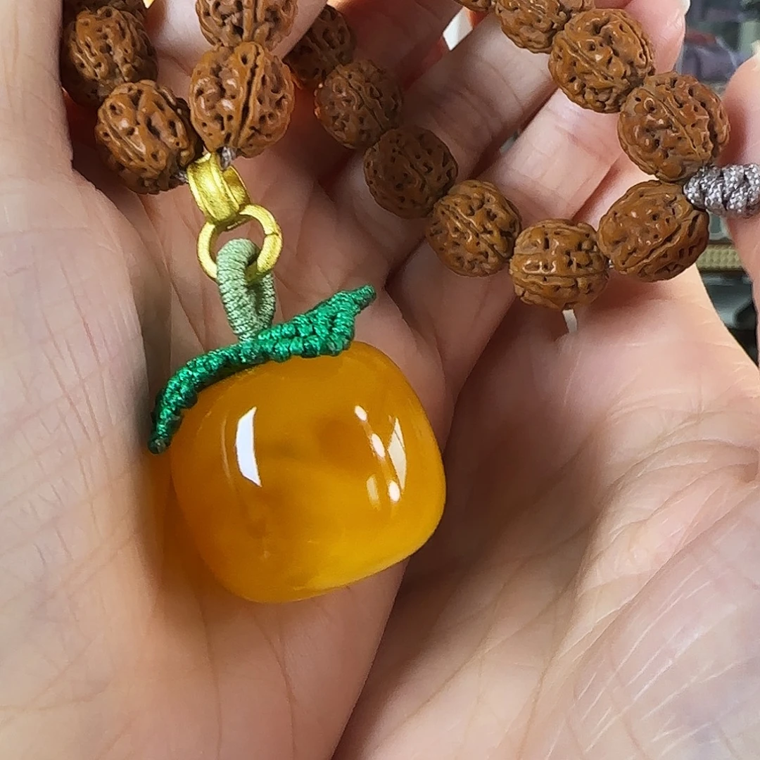 蜜蜡未镶嵌颈饰焦皮料鸡油红柿柿如意小金刚