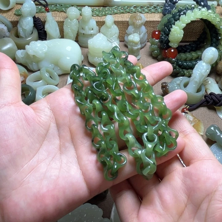 和田玉未镶嵌颈饰保****院