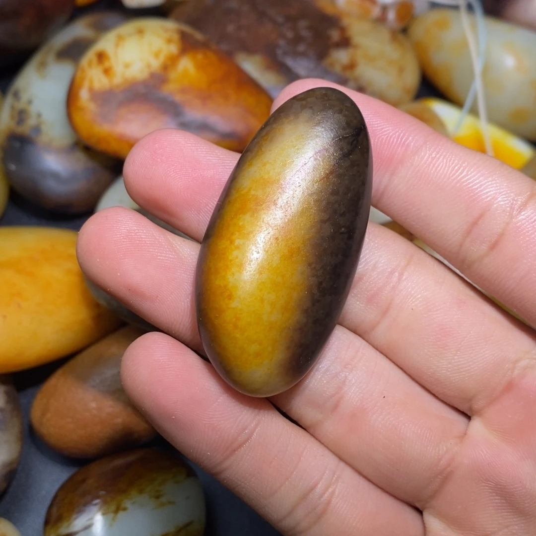 和田玉未镶嵌珠宝奇石