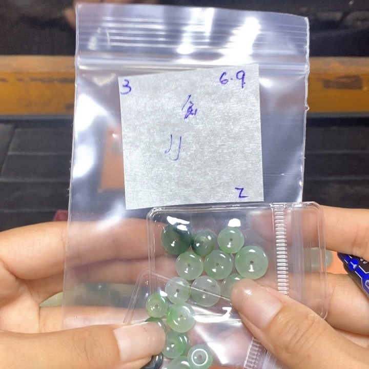 定制翡翠未镶嵌不退