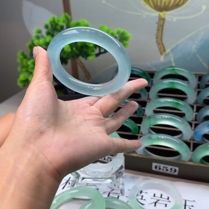 玉爱****子时尚冰飘花手镯A408