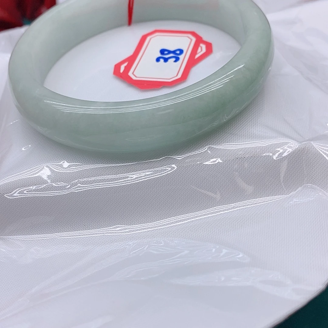 翡翠手镯未镶嵌落**舞3888888888