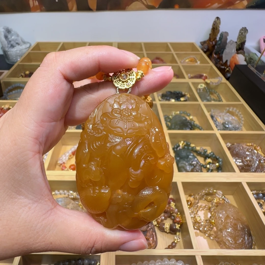 未镶嵌颈饰水晶九尾狐