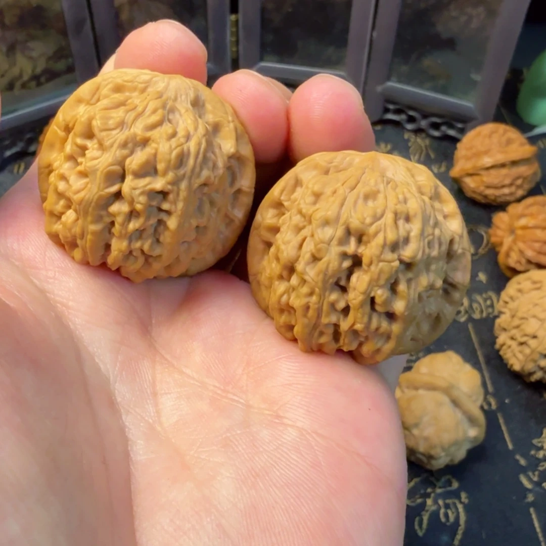 文玩核桃吊坠兴隆血麒麟36