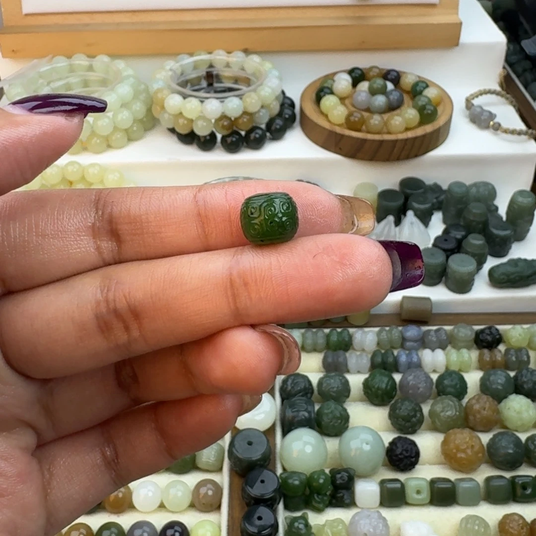 @***秋和田玉未镶嵌珠宝半成品