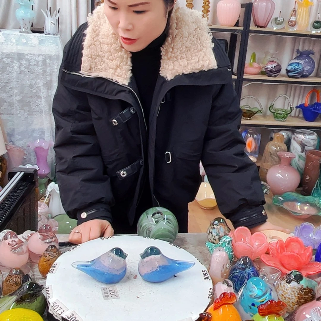 一对鸟开播特福利家悦琉璃工艺品