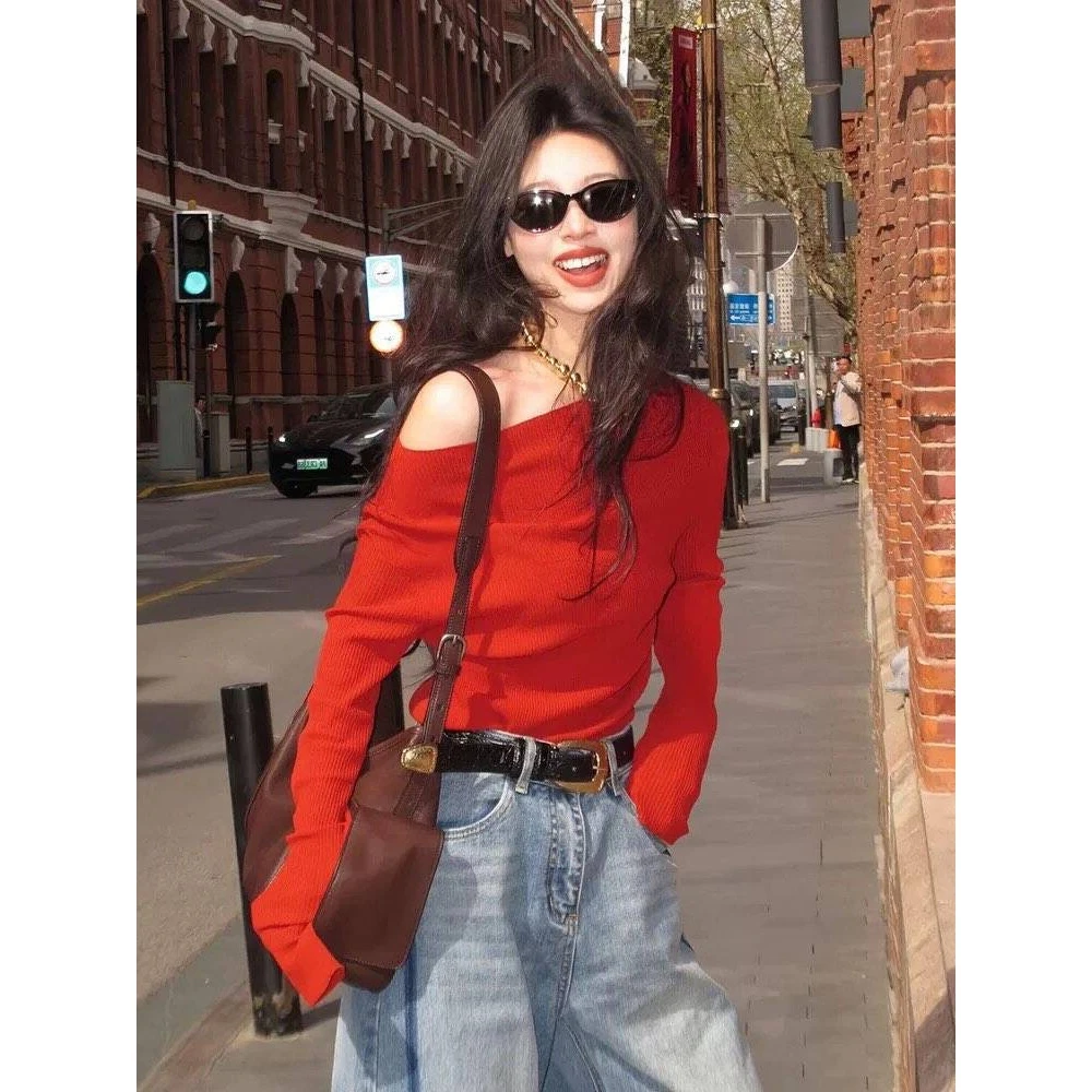 好美好看呐！红色露肩针织衫女奶fufu慵懒上衣高级感好看气质毛衣