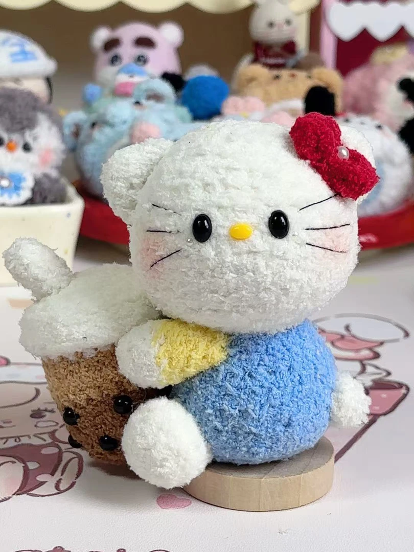 可爱Kitty手工钩织玩偶