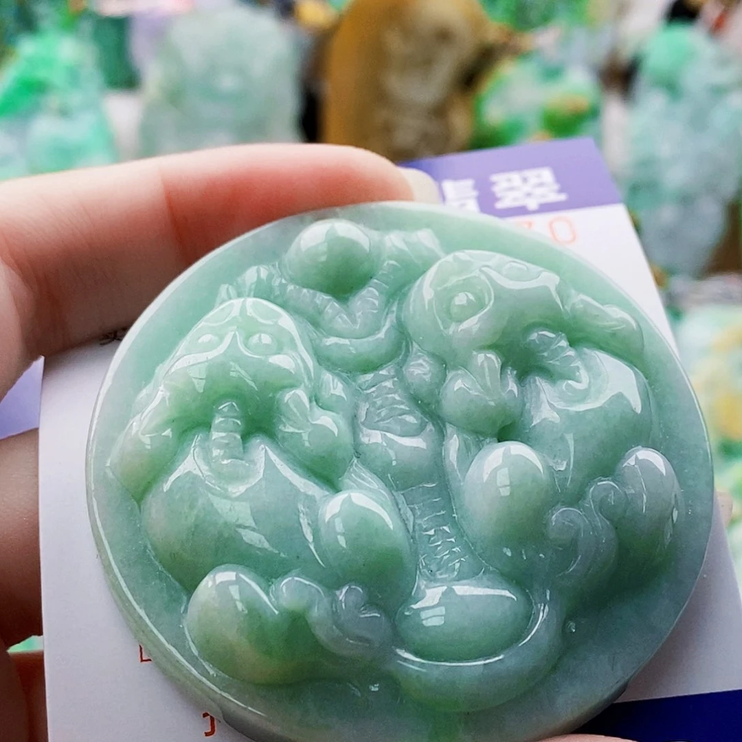 吊坠(不含链)未镶嵌翡翠