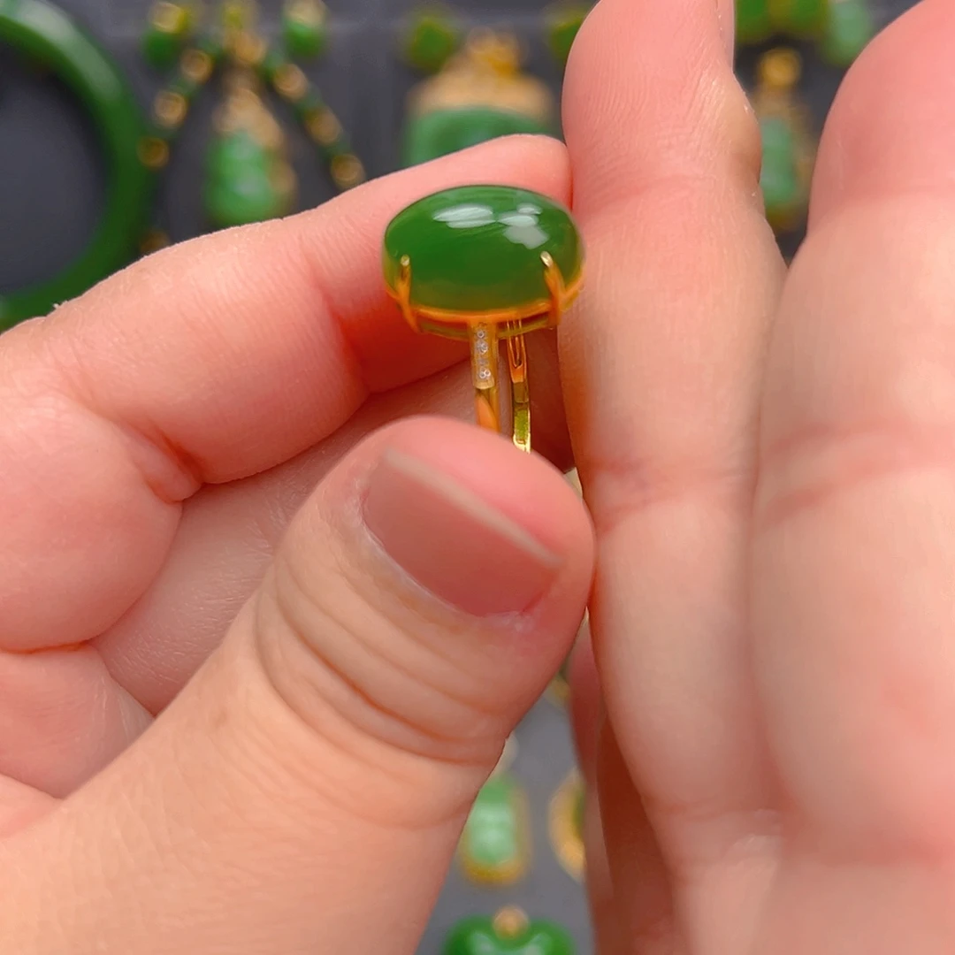 和田玉（碧玉）18K金镶嵌戒指