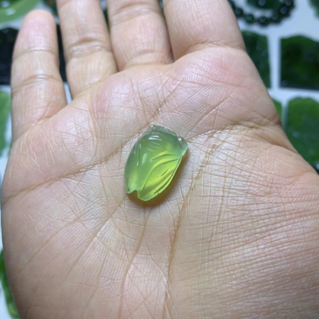 【闪购商品】未镶嵌蛇纹石玉颈饰