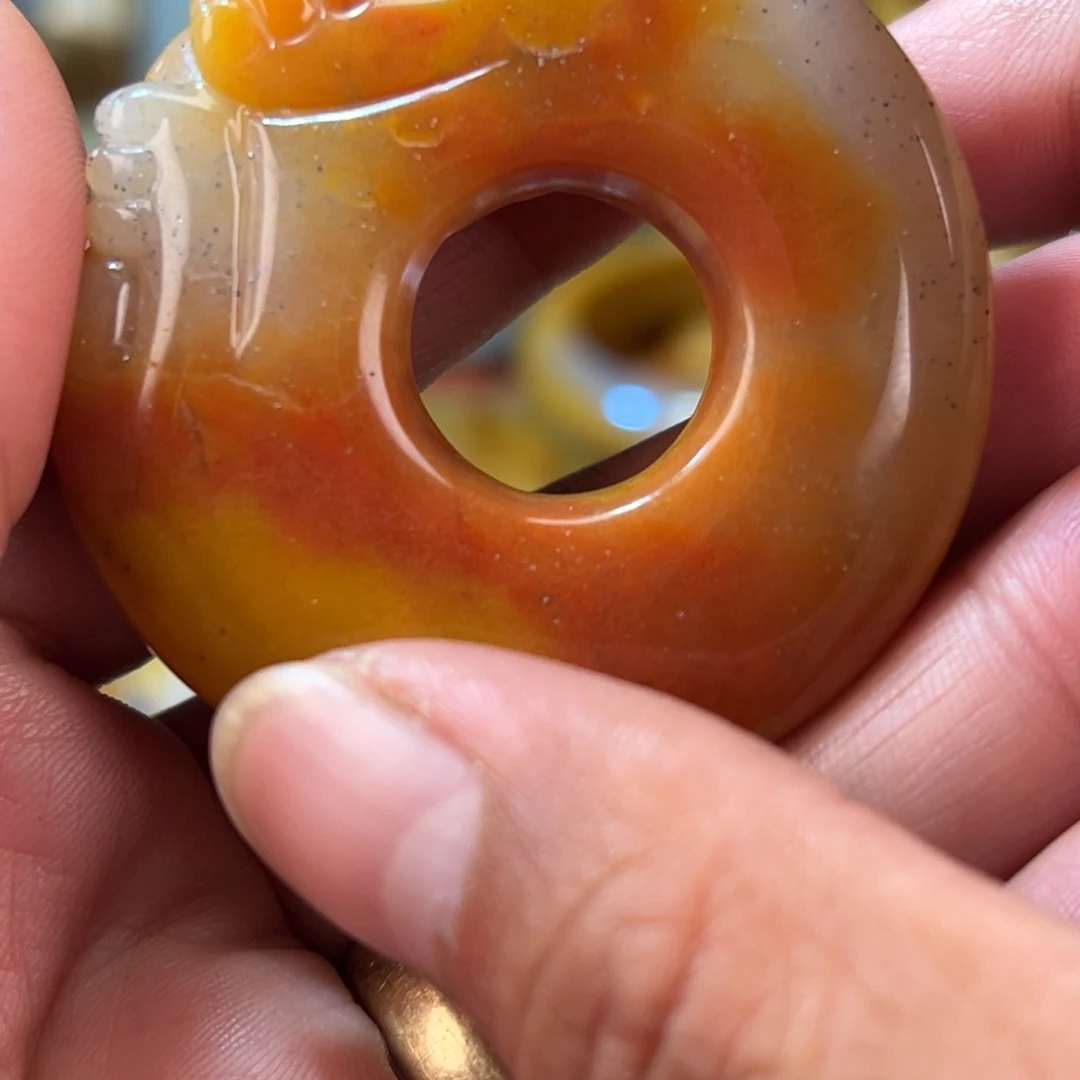 石英质玉（黄龙玉）合金颈饰