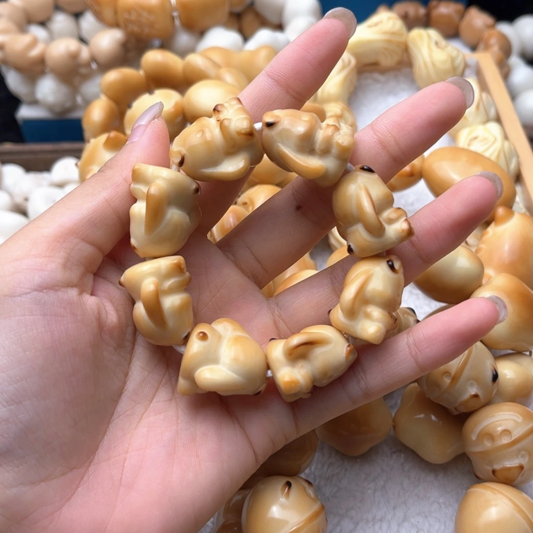 吊坠菩提根/象牙果布偶兔卡23+