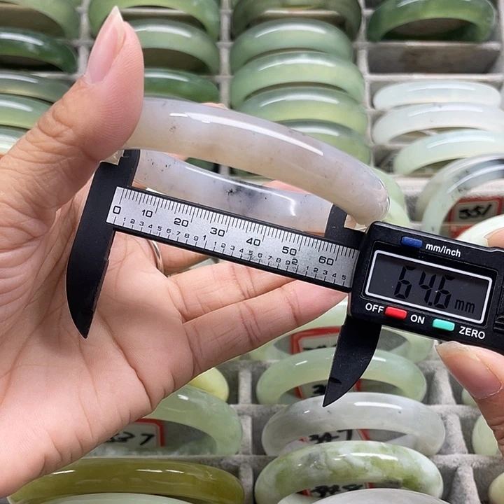 未镶嵌蛇纹石玉手镯328