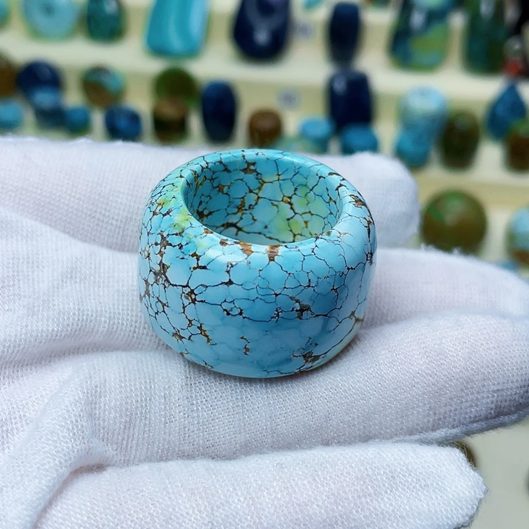 绿松石颈饰未镶嵌