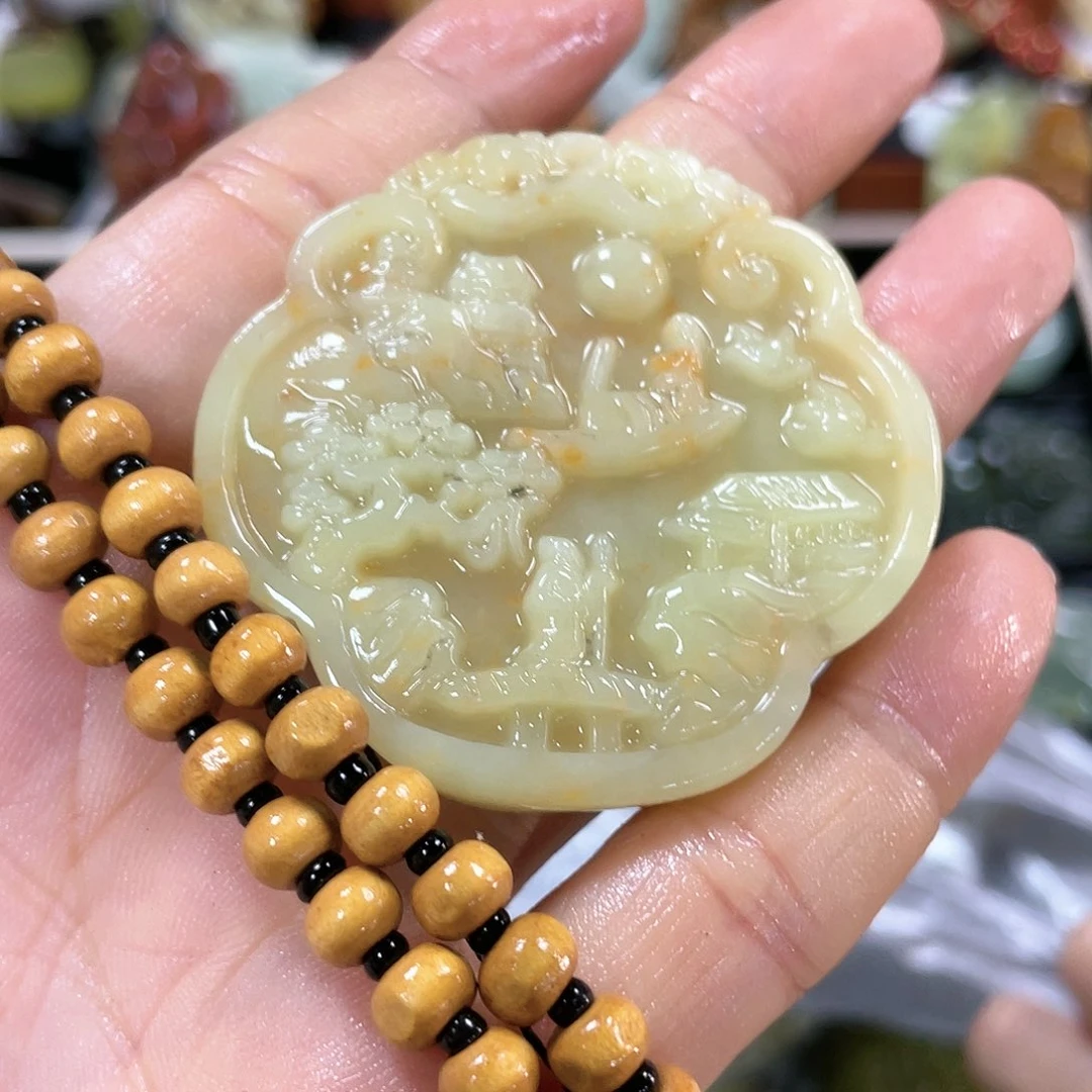 蛇纹石玉颈饰合金