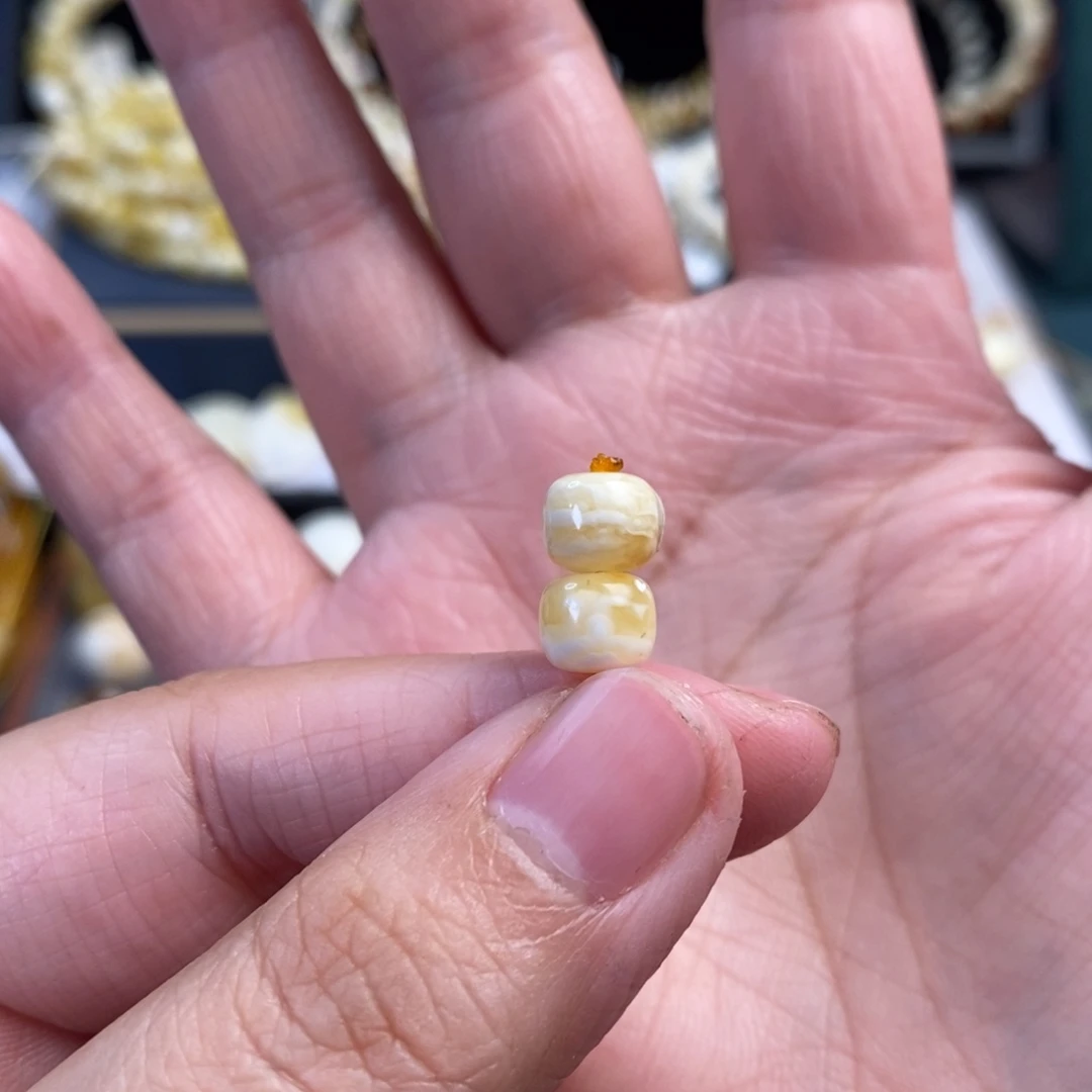 蜜蜡未镶嵌裸石虎皮纹老型对珠7.3