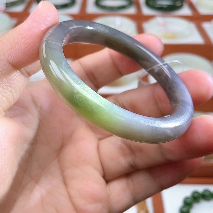 和田玉未镶嵌手镯烟紫翠（有棉）