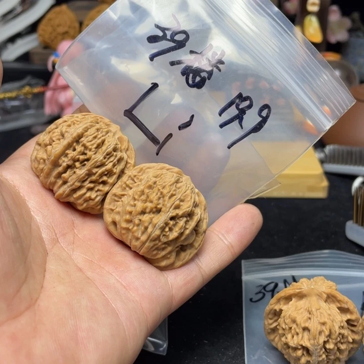 文玩核桃把件L*四座楼