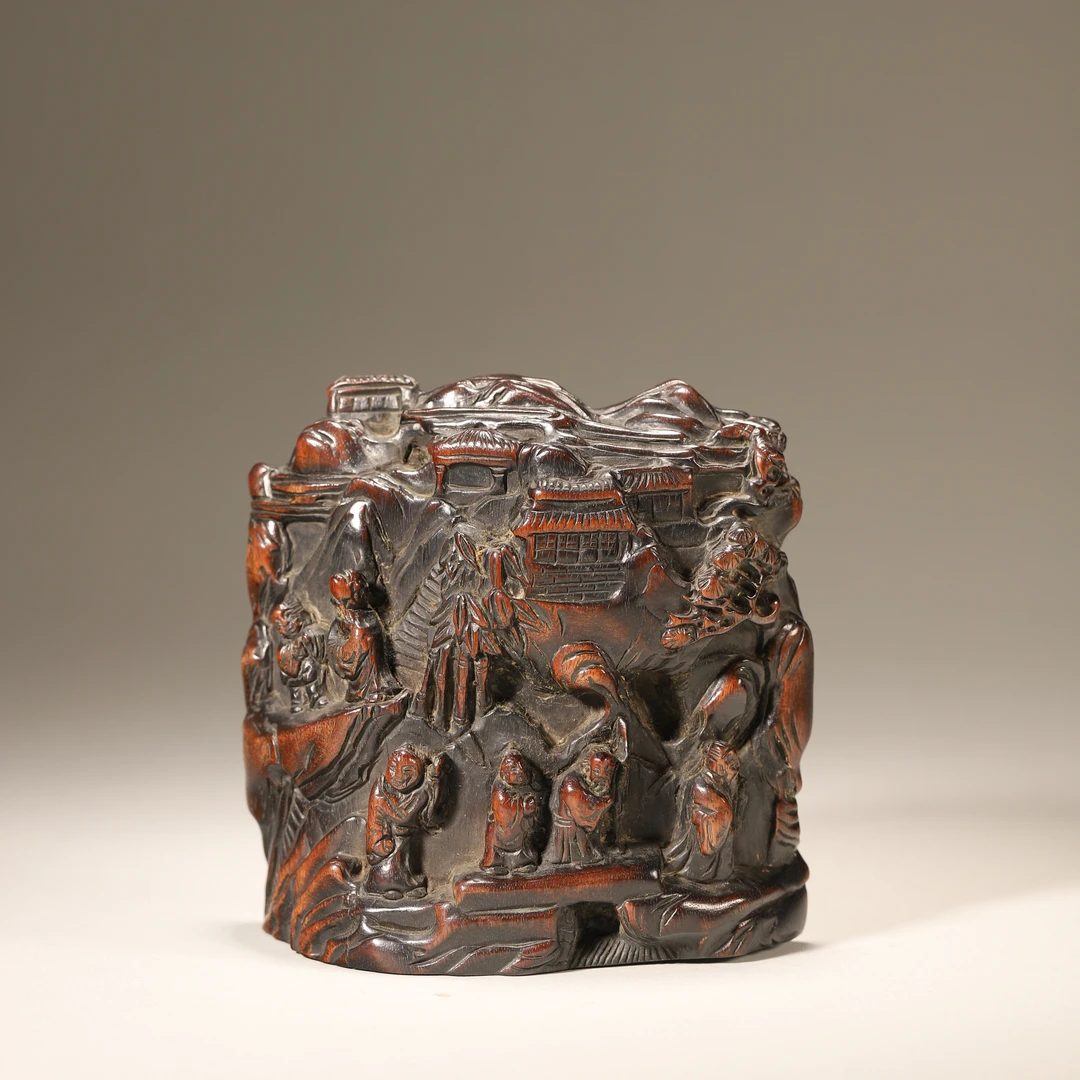 Lot37清代 紫檀山水人物山子摆件