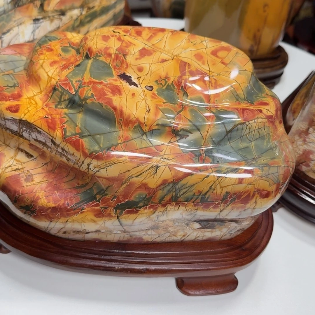 武***舞石材乳源彩石摆件