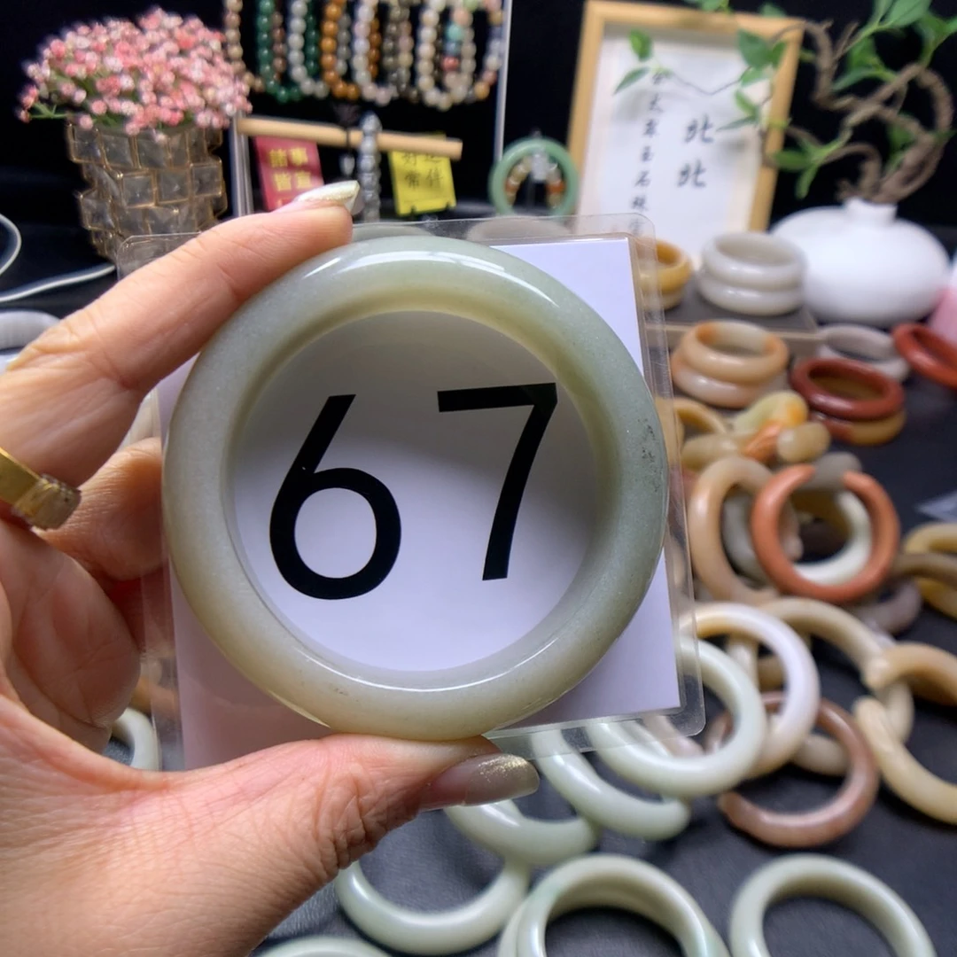 石英质玉手镯未镶嵌小*玛