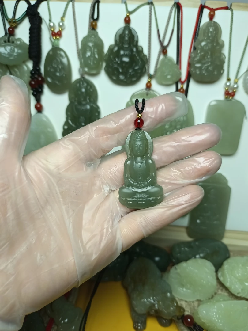 精品时尚和田玉吊牌