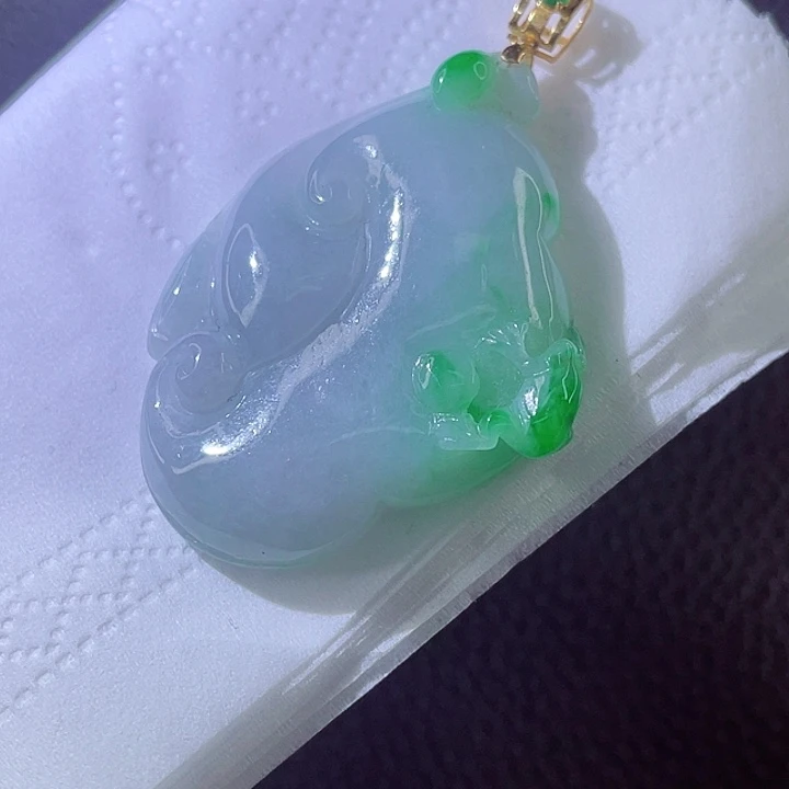 翡翠颈饰18K金镶嵌翡翠