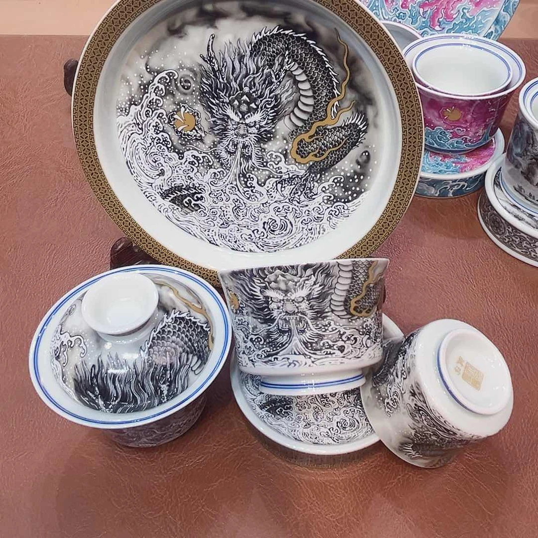 摆件景德镇陶瓷研究所工作的