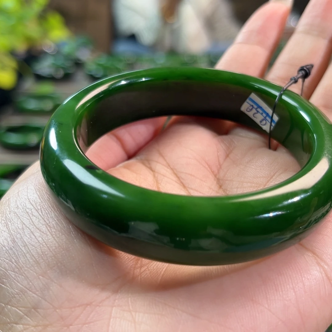 未镶嵌手镯和田玉（碧玉）5556