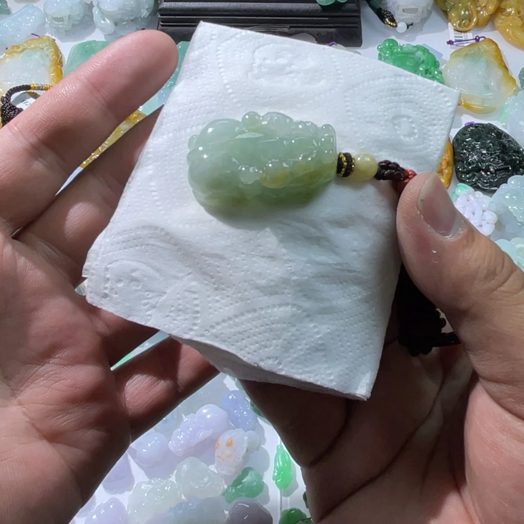 翡翠颈饰未镶嵌天然