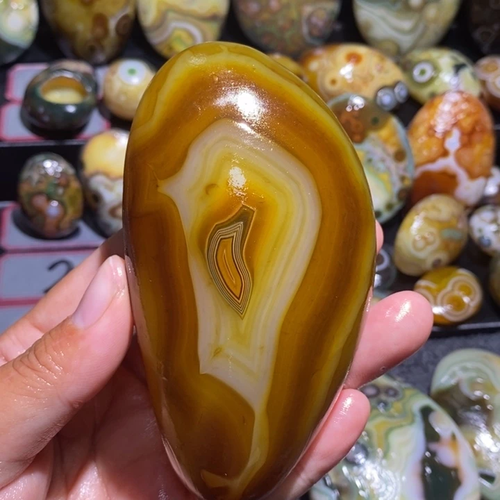 玛瑙/玉髓未镶嵌珠宝奇石110