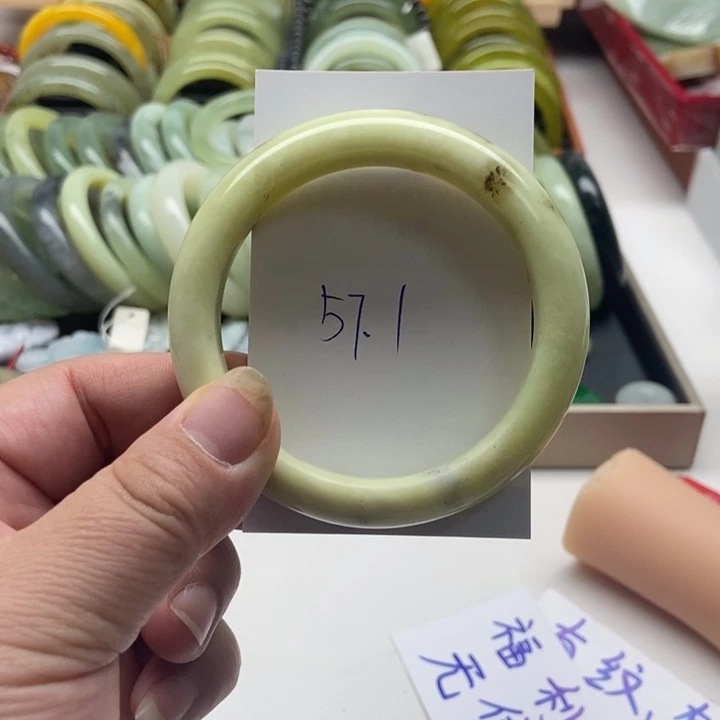 未镶嵌蛇纹石玉手镯